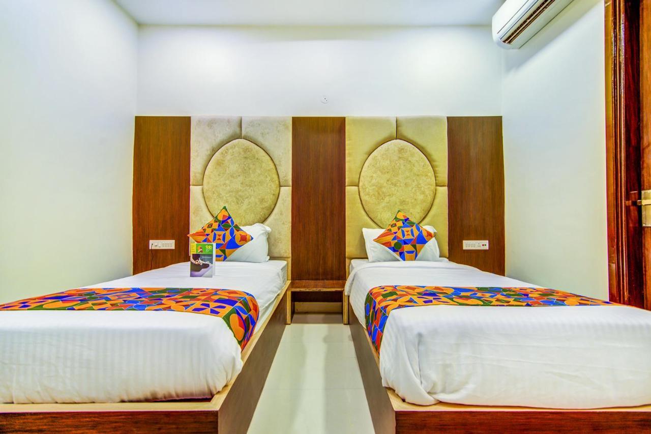 Fabhotel Nayyar 3*